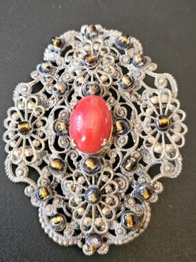 ANTIQUE LARGE SILVER BROOCH IN Filigree 6CM WITH  LARGE BLOOD CORAL